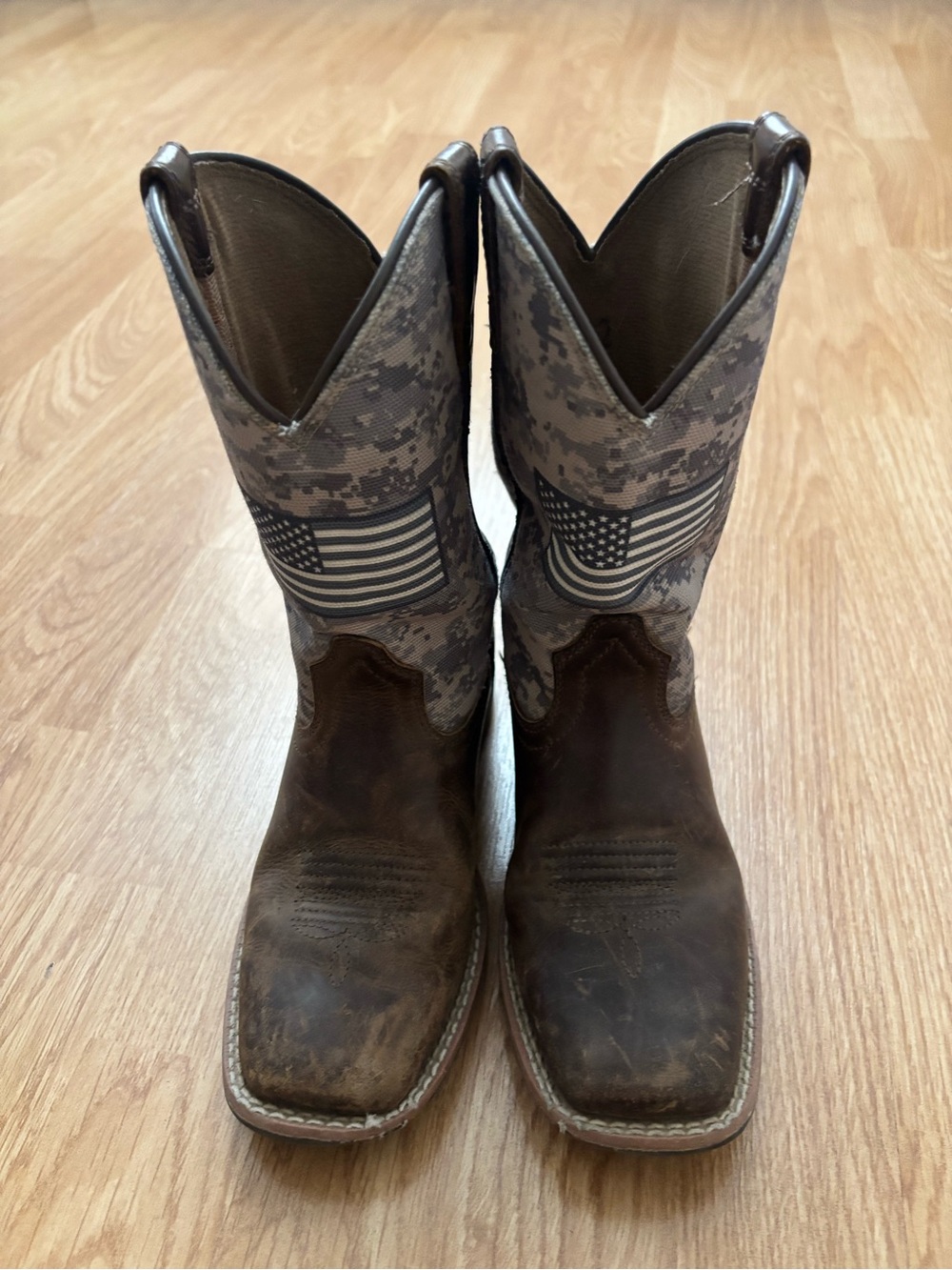 Ariat Patriotic Camo Western Cowboy Boots  US 12 youth